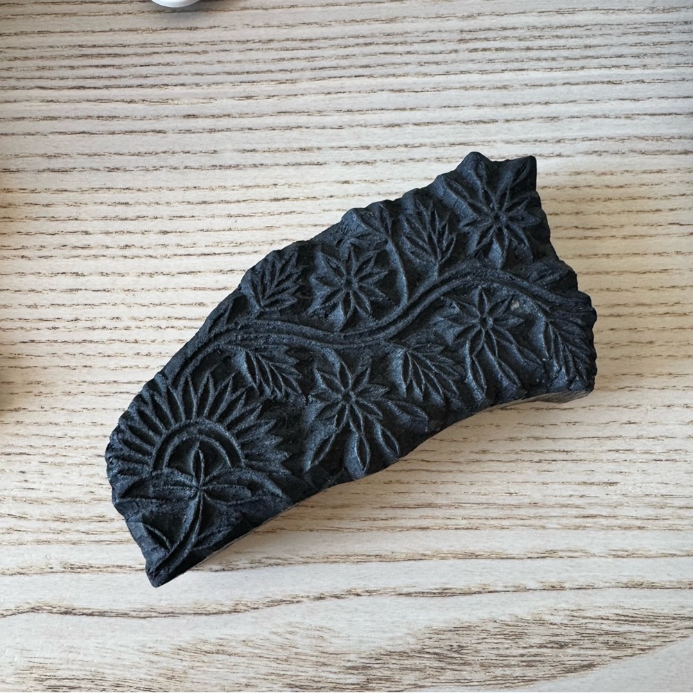 Black Floral print block